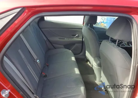 2022 Hyundai Elantra Sel z USA, uszkodzony, nr VIN 5NPLM4AG0NH061475